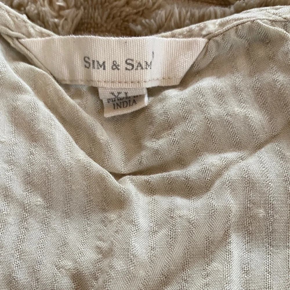 Chic Cream Ruffle Blouse - Picture 2 of 8